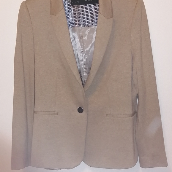 Zara basics beige blazer - Picture 2 of 3
